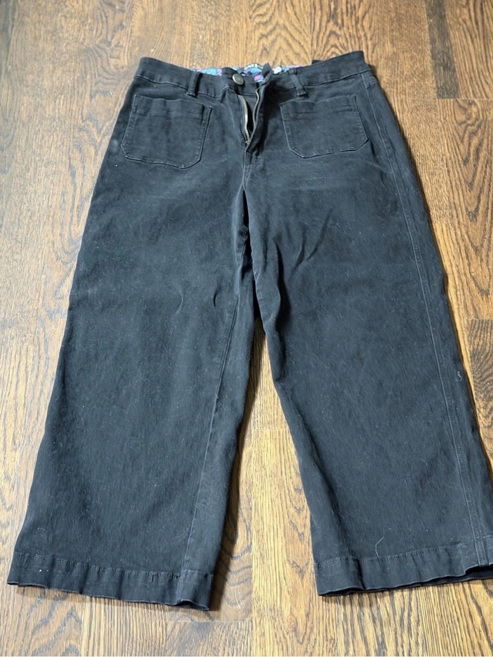 one 5 one Black Cropped Wide-Leg Pants with Front Patch Pockets